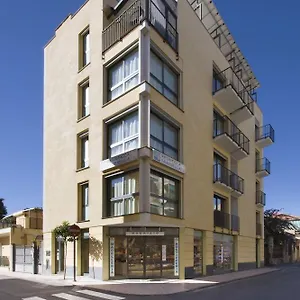 residenza-serenella.hotelitalianriviera.com/